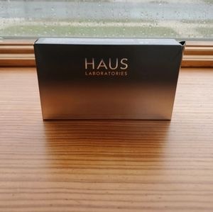 Haus Laboratories Eyeshadow pallette